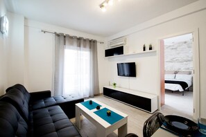 TV - Apartment 'City Centre Lovely' with Balcony, Wi-Fi and Air Conditioning (Granada)
