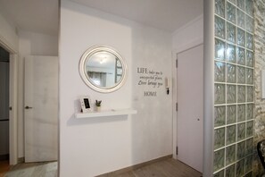 Interior - Apartment 'City Centre Lovely' with Balcony, Wi-Fi and Air Conditioning (Granada)