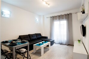 TV - Apartment 'City Centre Lovely' with Balcony, Wi-Fi and Air Conditioning (Granada)