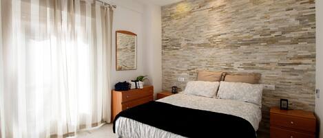 2 makuuhuonetta, silitysrauta/-lauta, ilmainen Wi-Fi, vuodevaatteet