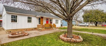 Dallas 3BR | King Beds | Fire Pit | 6mi to DT