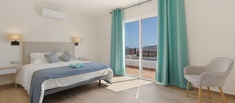 Vacation Home 'Rincón Del Olivar' with Sea View, Wi-Fi and Air Conditioning
