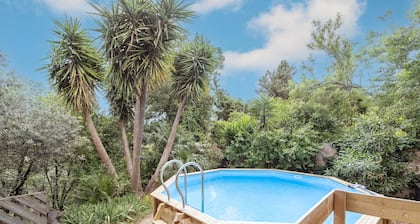 Chalet 'Petite Maison De Bois' with Mountain View, Wi-Fi and Air Conditioning