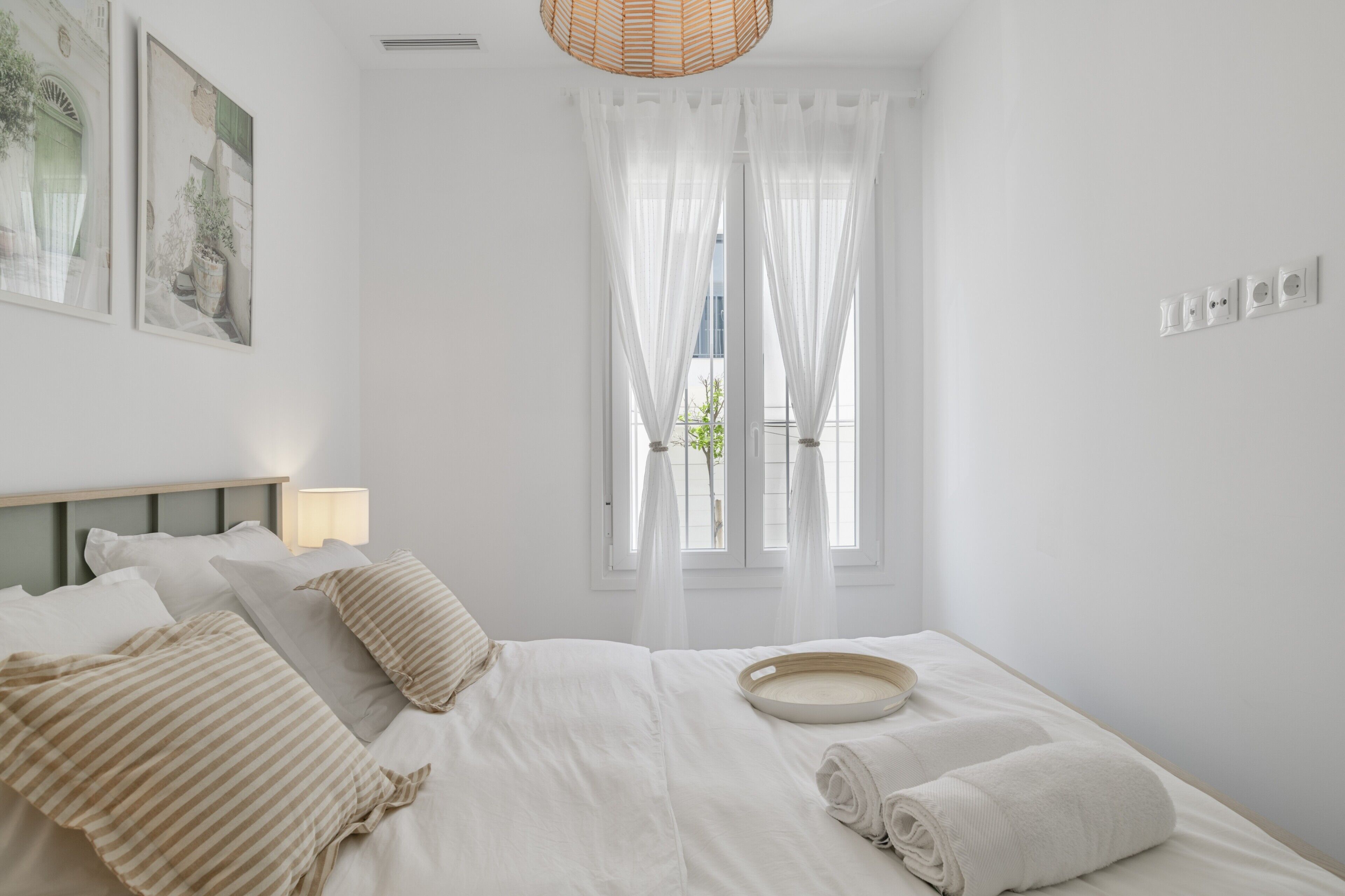 3 slaapkamers, een strijkplank/strijkijzer, gratis wifi, beddengoed
