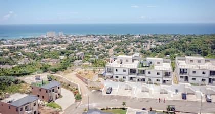 3 bedroom Rooftop Villa 360 degree View/partial Sea view Mountain view 3 balcony
