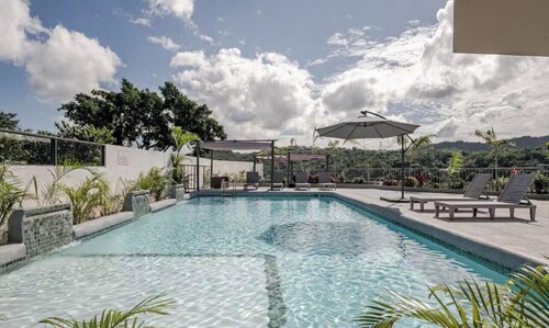 2 bedroom Rooftop Villa 360 degree View/partial Sea view Mountain view 3 balcony