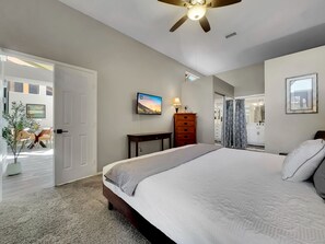 2 bedrooms, desk, iron/ironing board, free WiFi