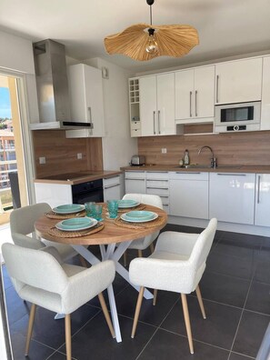 Køleskab, mikrobølgeovn, ovn, opvaskemaskine