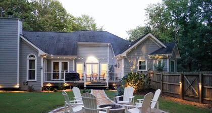 Luxury Family Retreat w/ Theater, Game Room, Playroom, Fire Pit  & Fenced Yard