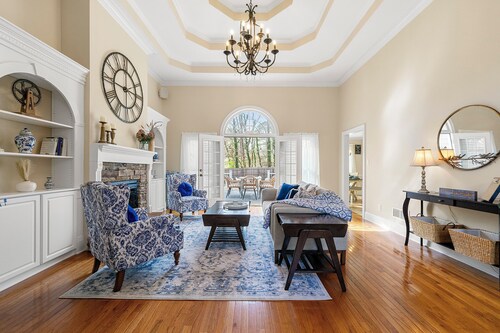Luxury Family Retreat w/ Theater, Game Room, Playroom, Fire Pit  & Fenced Yard