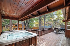 Exterior - Arctic Wolf at Summit Base (Big Bear Lake)