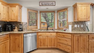 Dishwasher, electric kettle, toaster