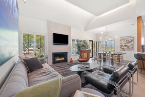 TV connectée, cheminée