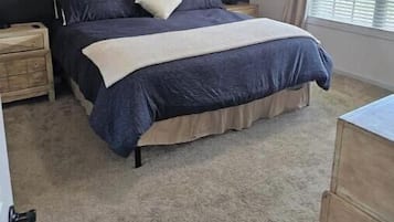 3 soverom, strykejern/-brett, wi-fi (inkludert) og sengetøy