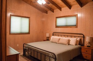 4 Schlafzimmer, Reisekinderbett, kostenloses WLAN, Bettwäsche