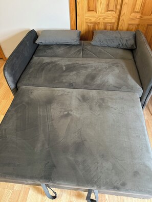 Interior - Sleep 6+ adults, new 2 Br 1 Ba adjacent to Bell Manor. Cleaning fees included! (Chillicothe)