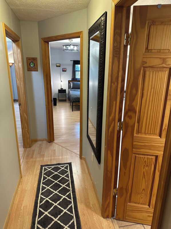 Interior - Sleep 6+ adults, new 2 Br 1 Ba adjacent to Bell Manor. Cleaning fees included! (Chillicothe)