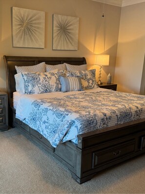 2 bedrooms, desk, iron/ironing board, free WiFi