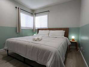 Skrivbord, gratis wi-fi och sängkläder