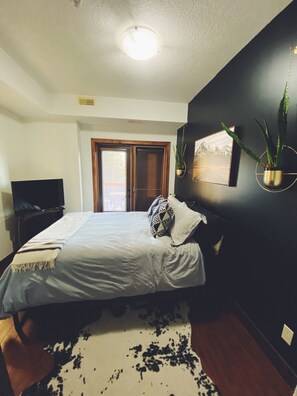 3 bedrooms, desk, iron/ironing board, WiFi