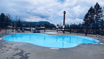 Piscine extérieure