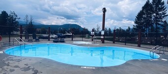 Sable Ridge Retreat. Your basecamp for mountain adventures!