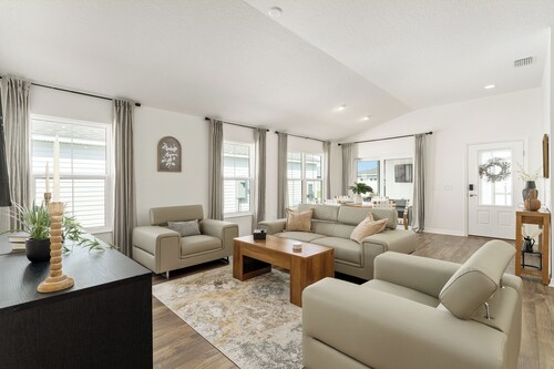 DISCOUNTED 2-bed Patio Villa in Waters Edge, near Eastport. Avail. Nov, Dec, Jan