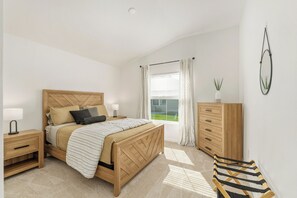 2 bedrooms, iron/ironing board, WiFi, bed sheets - DISCOUNTED 2-bed Patio Villa in Waters Edge, near Eastport. Avail. Nov, Dec, Jan (The villages)