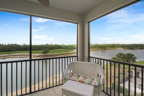 Property grounds - Lakewood National 4th floor condo with lake and golf coarse views - Green View Getaway (Bradenton)
