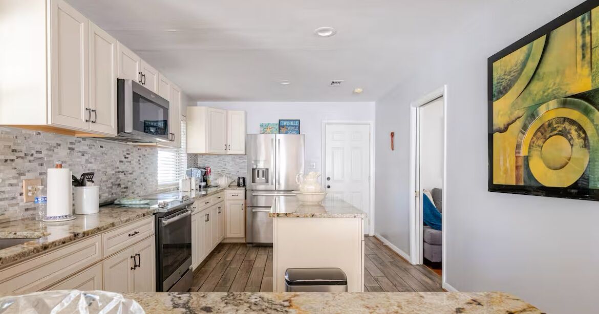 Microonde, forno, piano cottura, lavastoviglie