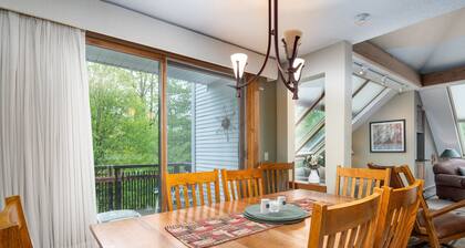 Sunrise Bear Ridge: 4BR, 3BA Ski In/Ski Out Condo