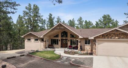 Beautiful 4br, 2 ba on 5 ac. Pvt patio, hot tub & pool table, 10 min fr USAFA
