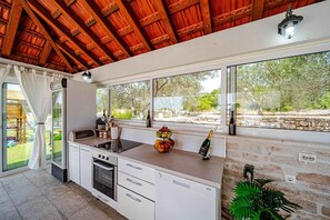 Private kitchen - Holiday home mit Klimaanlage und Pool (Vela Luka)