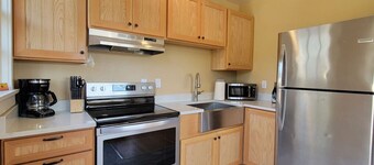 Peach Street Inn Suite 6 | Sleeps 4