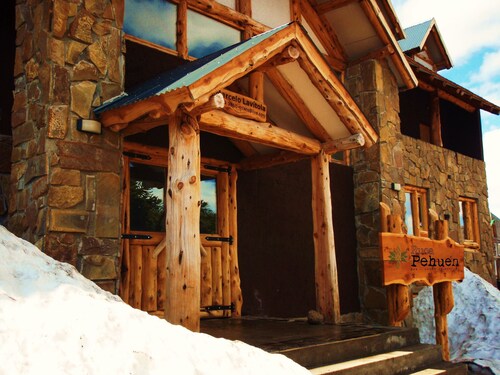 Ruca Pehuen Eco Lodge de Montaña