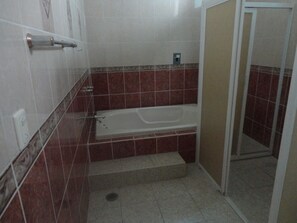 Bathroom - Paakal's Hostel (Chetumal)
