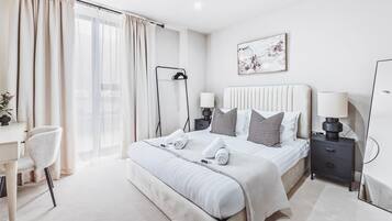 2 bedrooms, iron/ironing board, free WiFi, bed sheets