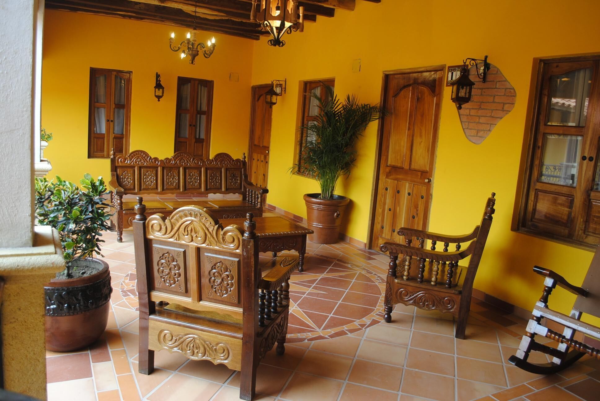 المنشأة من الداخل