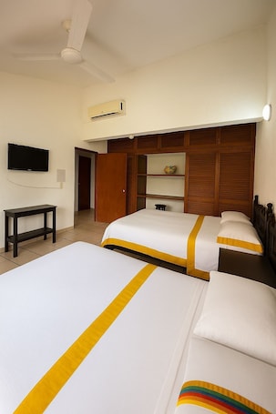 双床房 | 办公桌、笔记本电脑工作区、免费 WiFi