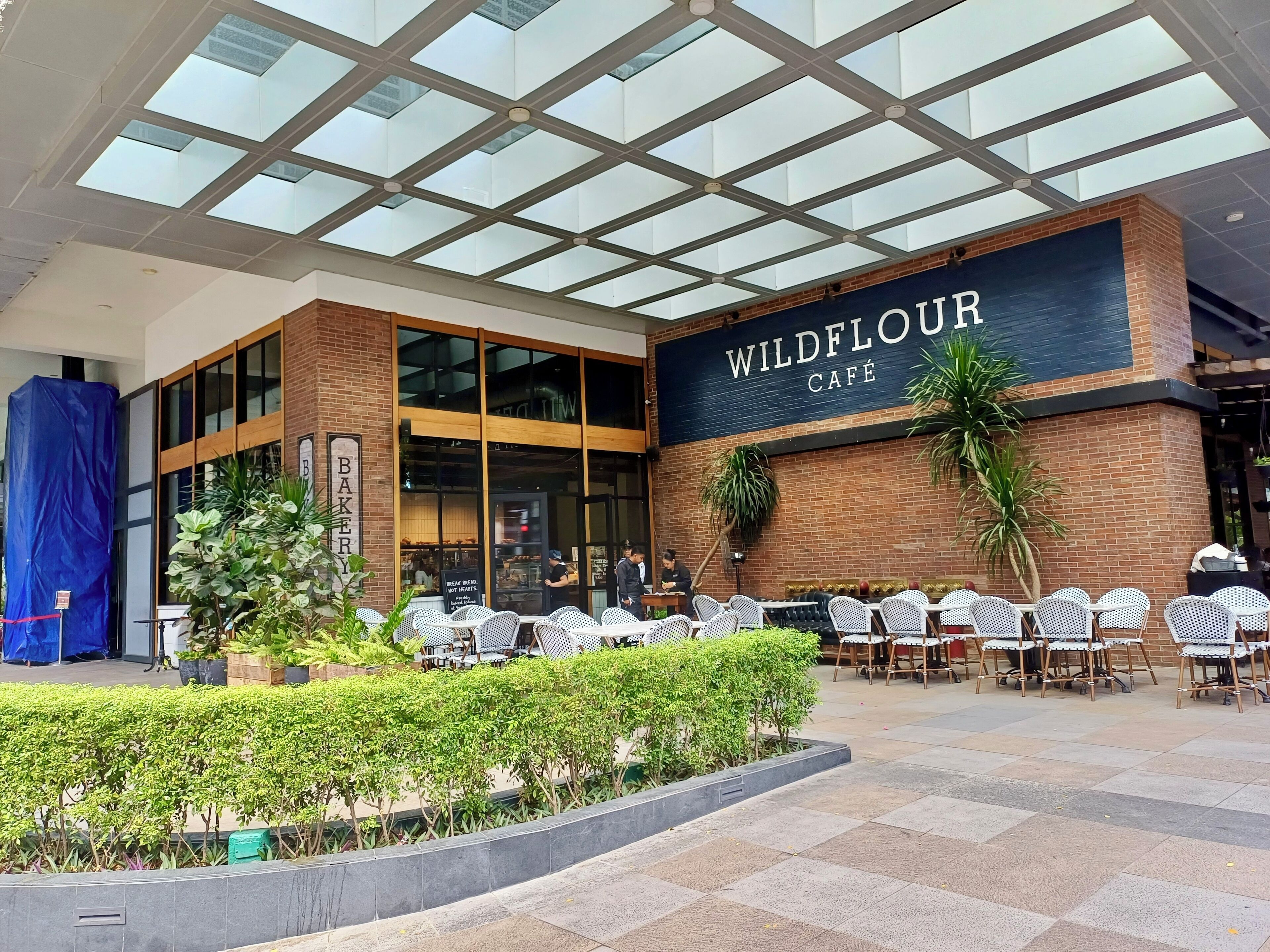 تناول الطعام بالخارج