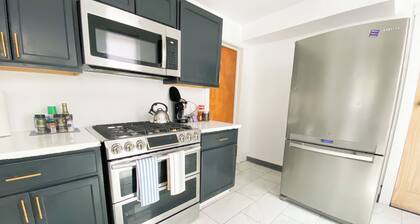 Charming Cottage Home Near Little Italy & UIC