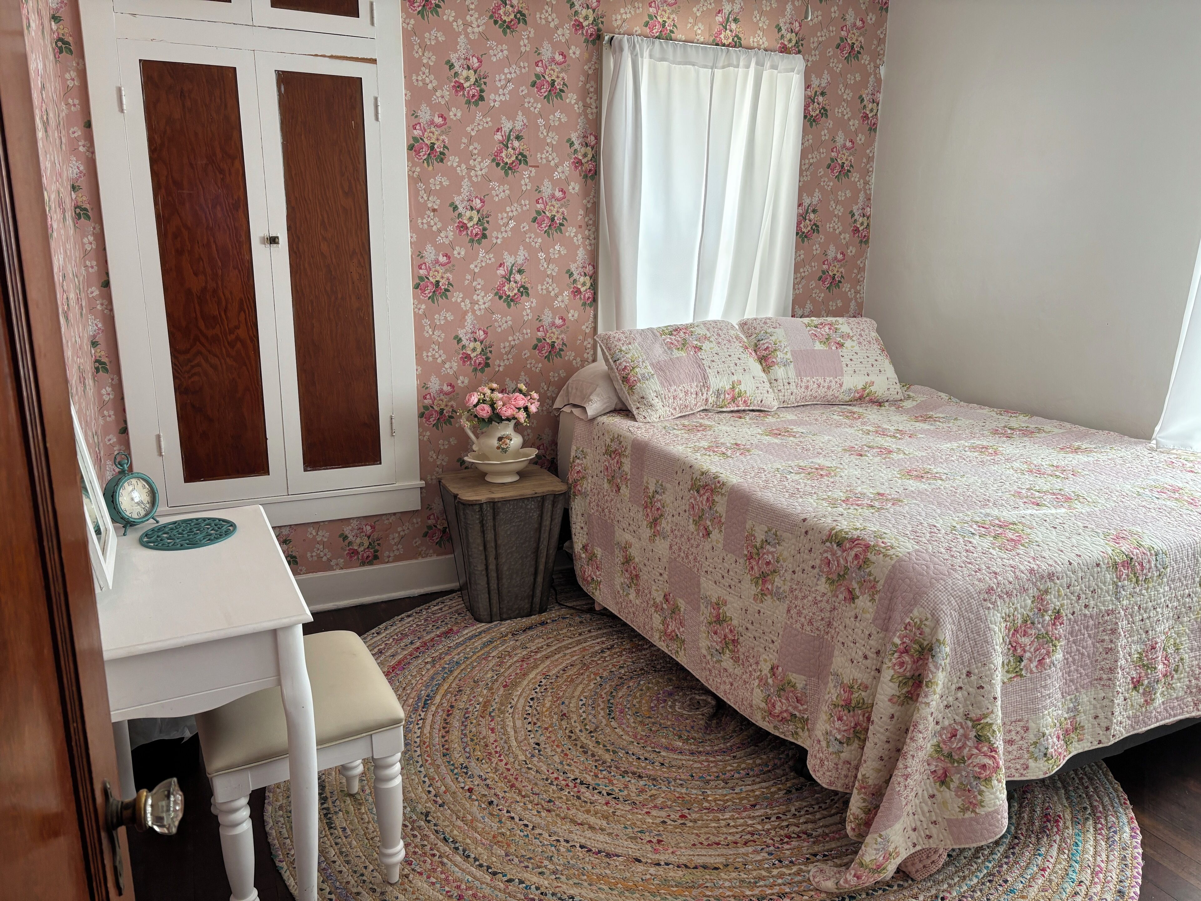 2 chambres, fer et planche à repasser, accès au Wi-Fi (inclus)