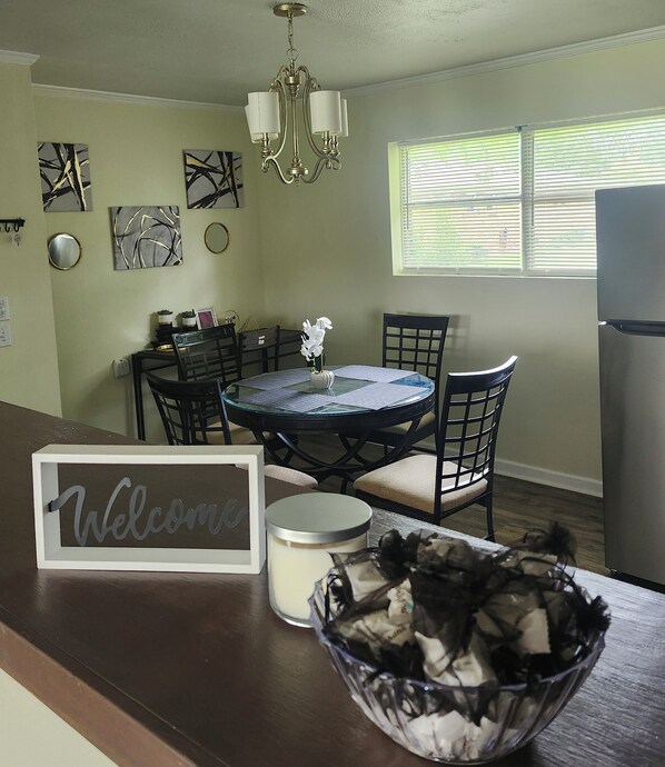 Dining - The Retreat on Blakely Street (Cuthbert)