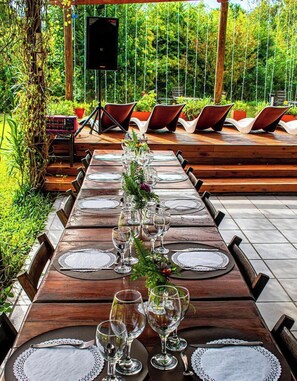 Tempat makan outdoor