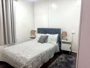 4 chambres, fer et planche à repasser, Wi-Fi, literie fournie
