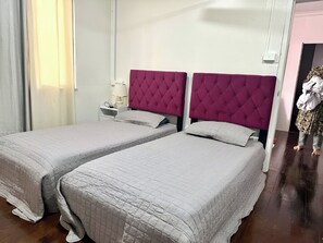 4 chambres, fer et planche à repasser, Wi-Fi, literie fournie
