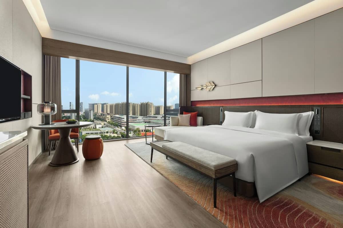 Premium bedding, minibar, desk, laptop workspace
