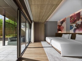 Premium bedding, minibar, desk, laptop workspace