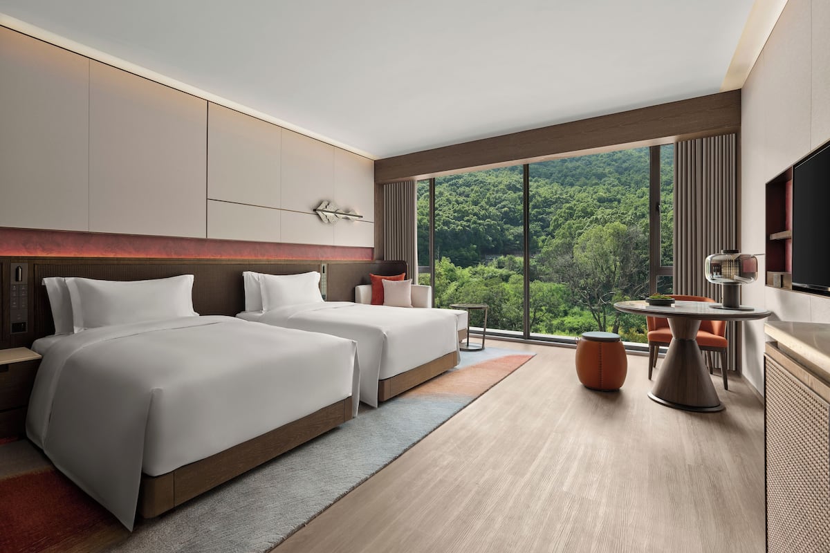 Basic Twin Room (Shan Ji) | Peralatan tempat tidur premium, bar mini, meja