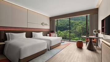 Basic Twin Room (Shan Ji) | Premium bedding, minibar, desk, laptop workspace